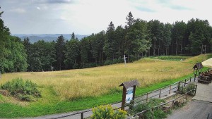 SkiAreál – Berghotel Vsacký Cáb - Einstiegsstation des Skilifts - 1.8.2026 v 16:45 SkiAreál – Berghotel Vsacký Cáb - Einstiegsstation des Skilifts - 1.8.2026 v 16:45