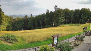 SkiAreál – Berghotel Vsacký Cáb - Einstiegsstation des Skilifts - 1.8.2026 v 18:45 SkiAreál – Berghotel Vsacký Cáb - Einstiegsstation des Skilifts - 1.8.2026 v 18:45
