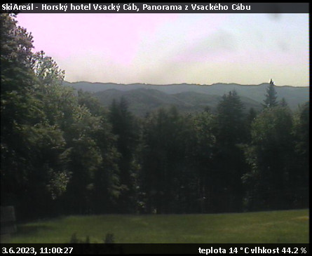 SkiAreál - Horský hotel Vsacký Cáb - Panorama z Vsackého Cábu - 3.6.2023 v 11:00