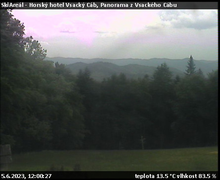 SkiAreál - Horský hotel Vsacký Cáb - Panorama z Vsackého Cábu - 5.6.2023 v 12:00