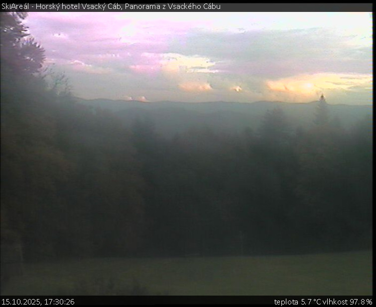 SkiAreál - Horský hotel Vsacký Cáb - Panorama z Vsackého Cábu - 15.10.2025 v 17:30 SkiAreál - Horský hotel Vsacký Cáb - Panorama z Vsackého Cábu - 15.10.2025 v 17:30