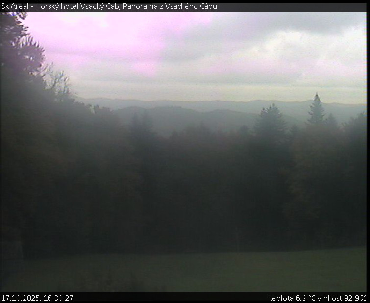 SkiAreál - Horský hotel Vsacký Cáb - Panorama z Vsackého Cábu - 17.10.2025 v 16:30 SkiAreál - Horský hotel Vsacký Cáb - Panorama z Vsackého Cábu - 17.10.2025 v 16:30