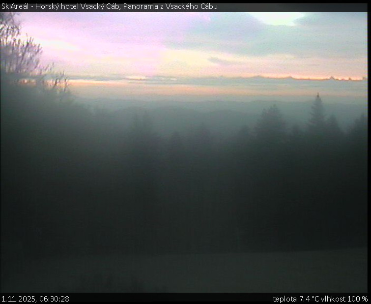 SkiAreál - Horský hotel Vsacký Cáb - Panorama z Vsackého Cábu - 1.11.2025 v 06:30 SkiAreál - Horský hotel Vsacký Cáb - Panorama z Vsackého Cábu - 1.11.2025 v 06:30