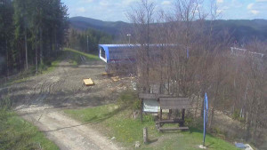 Skiareál Bílá - Lanovka - výstupní stanice - 27.4.2024 v 11:00