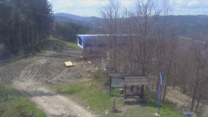 Skiareál Bílá - Lanovka - výstupní stanice - 27.4.2024 v 13:00