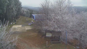 Skiareál Bílá - Lanovka - výstupní stanice - 14.11.2024 v 16:00 Skiareál Bílá - Lanovka - výstupní stanice - 14.11.2024 v 16:00