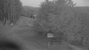 Skiareál Bílá - Lanovka - výstupní stanice - 23.6.2025 v 04:05 Skiareál Bílá - Lanovka - výstupní stanice - 23.6.2025 v 04:05