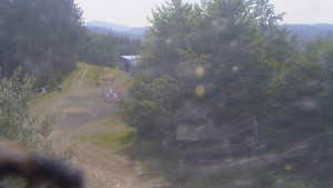 Skiareál Bílá - Lanovka - výstupní stanice - 23.6.2025 v 16:00 Skiareál Bílá - Lanovka - výstupní stanice - 23.6.2025 v 16:00