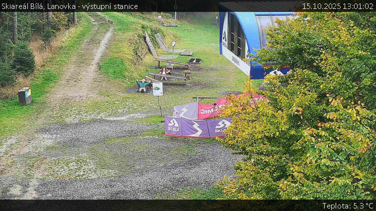 Skiareál Bílá - Lanovka - výstupní stanice - 15.10.2025 v 13:01 Skiareál Bílá - Lanovka - výstupní stanice - 15.10.2025 v 13:01