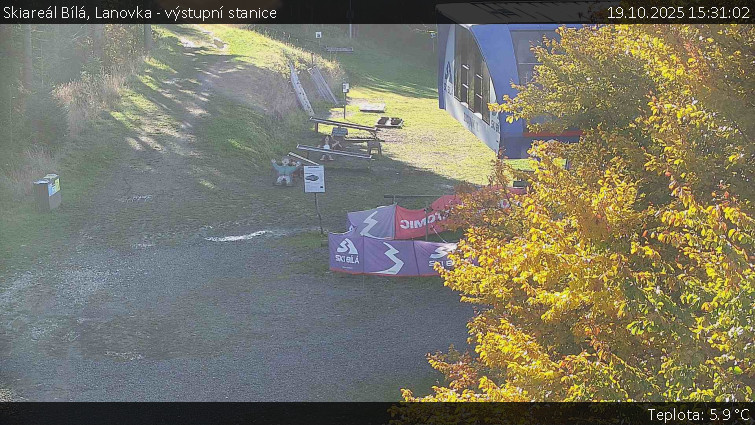 Skiareál Bílá - Lanovka - výstupní stanice - 19.10.2025 v 15:31 Skiareál Bílá - Lanovka - výstupní stanice - 19.10.2025 v 15:31