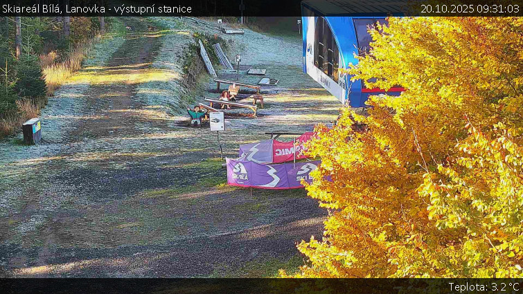 Skiareál Bílá - Lanovka - výstupní stanice - 20.10.2025 v 09:31 Skiareál Bílá - Lanovka - výstupní stanice - 20.10.2025 v 09:31