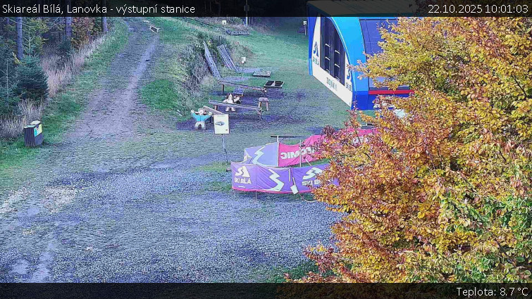 Skiareál Bílá - Lanovka - výstupní stanice - 22.10.2025 v 10:01 Skiareál Bílá - Lanovka - výstupní stanice - 22.10.2025 v 10:01