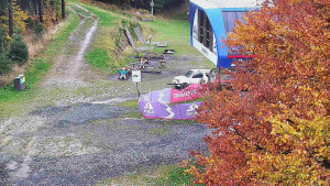 Skiareál Bílá - Lanovka - výstupní stanice - 24.10.2025 v 14:01 Skiareál Bílá - Lanovka - výstupní stanice - 24.10.2025 v 14:01
