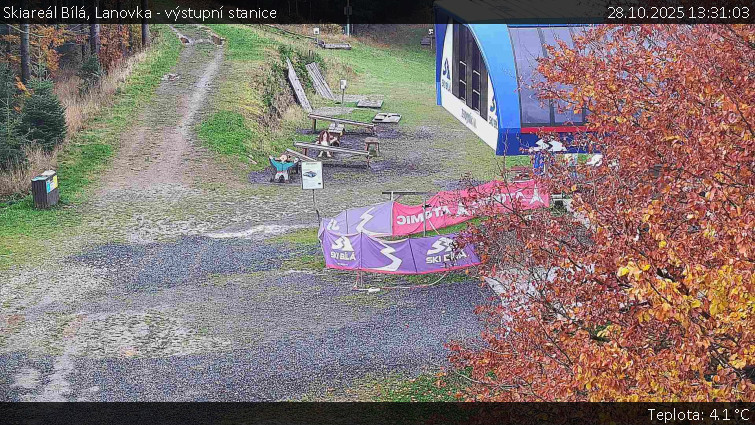 Skiareál Bílá - Lanovka - výstupní stanice - 28.10.2025 v 13:31 Skiareál Bílá - Lanovka - výstupní stanice - 28.10.2025 v 13:31