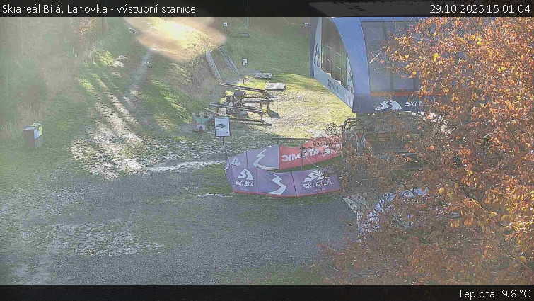 Skiareál Bílá - Lanovka - výstupní stanice - 29.10.2025 v 15:01 Skiareál Bílá - Lanovka - výstupní stanice - 29.10.2025 v 15:01