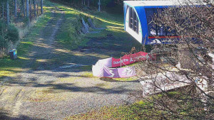 Skiareál Bílá - Lanovka - výstupní stanice - 6.11.2025 v 12:01 Skiareál Bílá - Lanovka - výstupní stanice - 6.11.2025 v 12:01