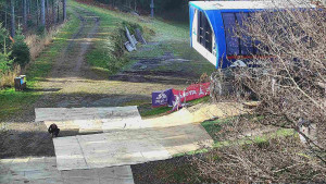 Skiareál Bílá - Lanovka - výstupní stanice - 14.11.2025 v 10:01 Skiareál Bílá - Lanovka - výstupní stanice - 14.11.2025 v 10:01
