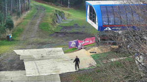 Skiareál Bílá - Lanovka - výstupní stanice - 14.11.2025 v 11:01 Skiareál Bílá - Lanovka - výstupní stanice - 14.11.2025 v 11:01