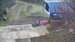 Skiareál Bílá - Lanovka - výstupní stanice - 15.11.2025 v 08:31 Skiareál Bílá - Lanovka - výstupní stanice - 15.11.2025 v 08:31