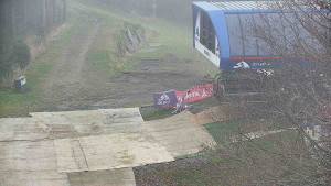 Skiareál Bílá - Lanovka - výstupní stanice - 15.11.2025 v 14:01 Skiareál Bílá - Lanovka - výstupní stanice - 15.11.2025 v 14:01