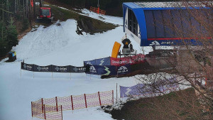 Skiareál Bílá - Lanovka - výstupní stanice - 7.12.2025 v 08:31 Skiareál Bílá - Lanovka - výstupní stanice - 7.12.2025 v 08:31