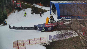 Skiareál Bílá - Lanovka - výstupní stanice - 7.12.2025 v 10:01 Skiareál Bílá - Lanovka - výstupní stanice - 7.12.2025 v 10:01
