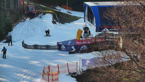 Skiareál Bílá - Lanovka - výstupní stanice - 7.12.2025 v 13:01 Skiareál Bílá - Lanovka - výstupní stanice - 7.12.2025 v 13:01