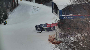 Skiareál Bílá - Lanovka - výstupní stanice - 7.1.2026 v 08:01 Skiareál Bílá - Lanovka - výstupní stanice - 7.1.2026 v 08:01