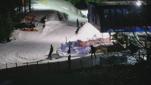 Skiareál Bílá - Lanovka - výstupní stanice - 6.2.2026 v 21:01 Skiareál Bílá - Lanovka - výstupní stanice - 6.2.2026 v 21:01