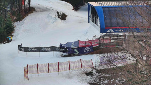 Skiareál Bílá - Lanovka - výstupní stanice - 13.2.2026 v 08:31 Skiareál Bílá - Lanovka - výstupní stanice - 13.2.2026 v 08:31