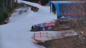 Skiareál Bílá - Lanovka - výstupní stanice - 9.3.2026 v 06:01 Skiareál Bílá - Lanovka - výstupní stanice - 9.3.2026 v 06:01