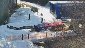 Skiareál Bílá - Lanovka - výstupní stanice - 9.3.2026 v 15:01 Skiareál Bílá - Lanovka - výstupní stanice - 9.3.2026 v 15:01