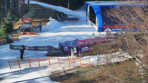 Skiareál Bílá - Lanovka - výstupní stanice - 22.3.2026 v 08:31 Skiareál Bílá - Lanovka - výstupní stanice - 22.3.2026 v 08:31