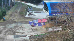 Skiareál Bílá - Lanovka - výstupní stanice - 8.4.2026 v 07:31 Skiareál Bílá - Lanovka - výstupní stanice - 8.4.2026 v 07:31