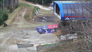 Skiareál Bílá - Lanovka - výstupní stanice - 14.4.2026 v 07:01 Skiareál Bílá - Lanovka - výstupní stanice - 14.4.2026 v 07:01