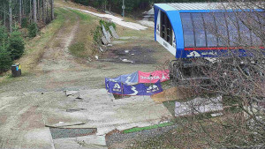 Skiareál Bílá - Lanovka - výstupní stanice - 14.4.2026 v 10:01 Skiareál Bílá - Lanovka - výstupní stanice - 14.4.2026 v 10:01