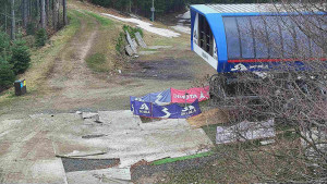 Skiareál Bílá - Lanovka - výstupní stanice - 14.4.2026 v 17:31 Skiareál Bílá - Lanovka - výstupní stanice - 14.4.2026 v 17:31