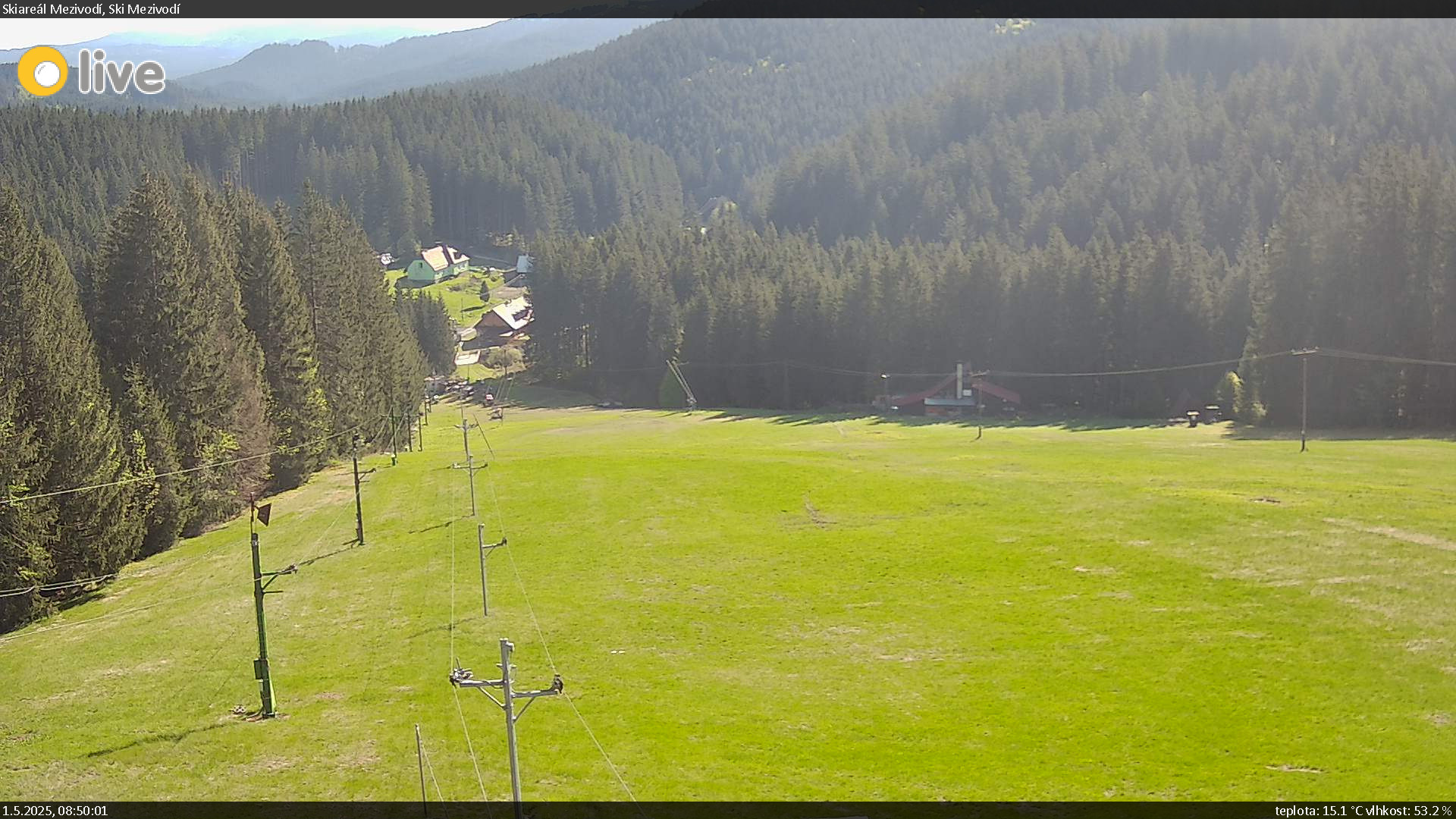 Celkový pohled na lyžařský areál SKI Mezivodí