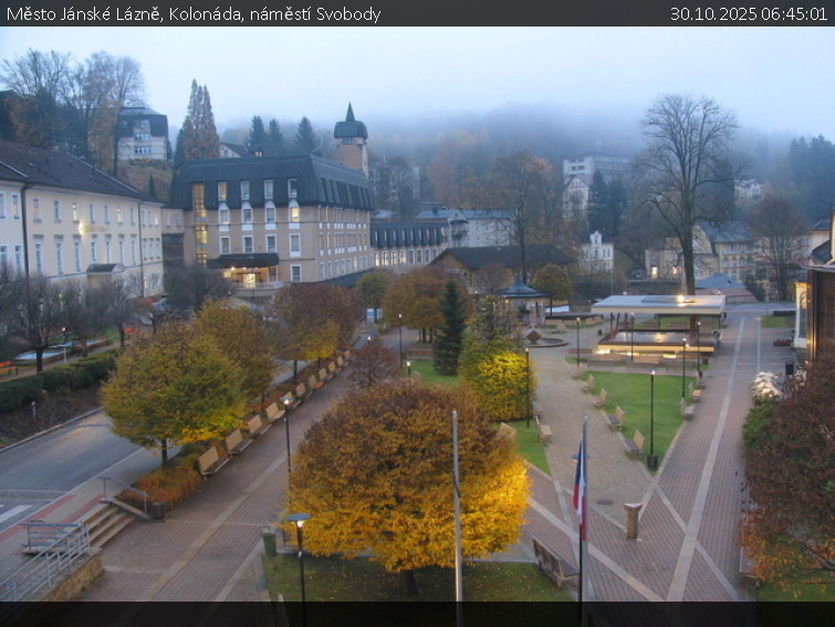 Město Jánské Lázně - Kolonáda, náměstí Svobody - 30.10.2025 v 06:45 Město Jánské Lázně - Kolonáda, náměstí Svobody - 30.10.2025 v 06:45