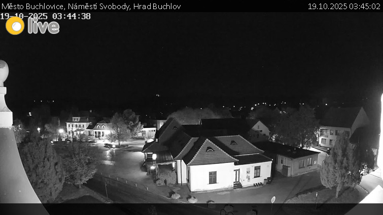 Město Buchlovice - Náměstí Svobody, Hrad Buchlov - 19.10.2025 v 03:45 Město Buchlovice - Náměstí Svobody, Hrad Buchlov - 19.10.2025 v 03:45