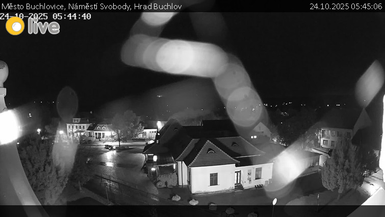 Město Buchlovice - Náměstí Svobody, Hrad Buchlov - 24.10.2025 v 05:45 Město Buchlovice - Náměstí Svobody, Hrad Buchlov - 24.10.2025 v 05:45