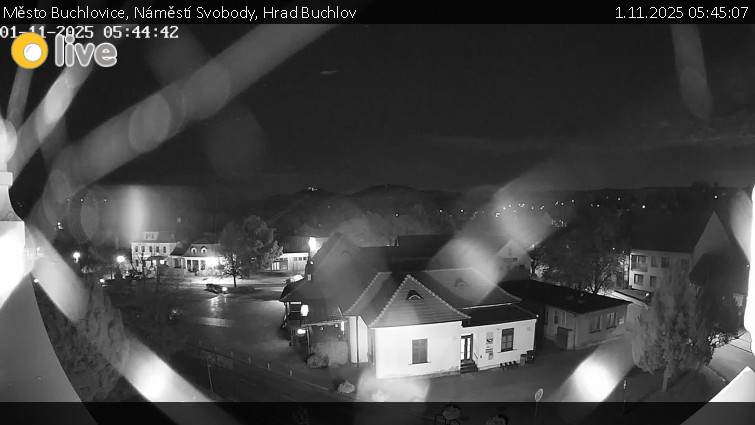 Město Buchlovice - Náměstí Svobody, Hrad Buchlov - 1.11.2025 v 05:45 Město Buchlovice - Náměstí Svobody, Hrad Buchlov - 1.11.2025 v 05:45