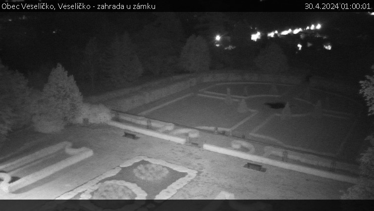 Obec Veselíčko - Veselíčko - zahrada u zámku - 30.4.2024 v 01:00