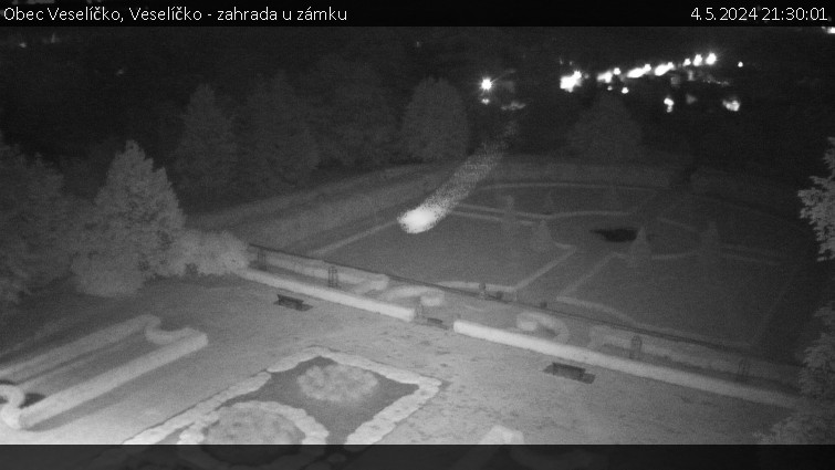 Obec Veselíčko - Veselíčko - zahrada u zámku - 4.5.2024 v 21:30