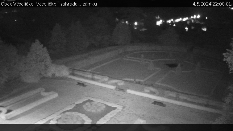 Obec Veselíčko - Veselíčko - zahrada u zámku - 4.5.2024 v 22:00