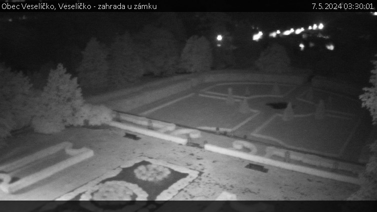 Obec Veselíčko - Veselíčko - zahrada u zámku - 7.5.2024 v 03:30