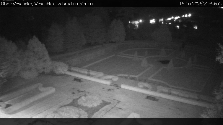 Obec Veselíčko - Veselíčko - zahrada u zámku - 15.10.2025 v 21:30 Obec Veselíčko - Veselíčko - zahrada u zámku - 15.10.2025 v 21:30
