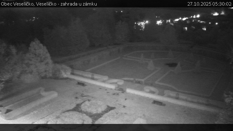 Obec Veselíčko - Veselíčko - zahrada u zámku - 27.10.2025 v 05:30 Obec Veselíčko - Veselíčko - zahrada u zámku - 27.10.2025 v 05:30