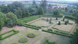 Veselíčko – garden by the chateau