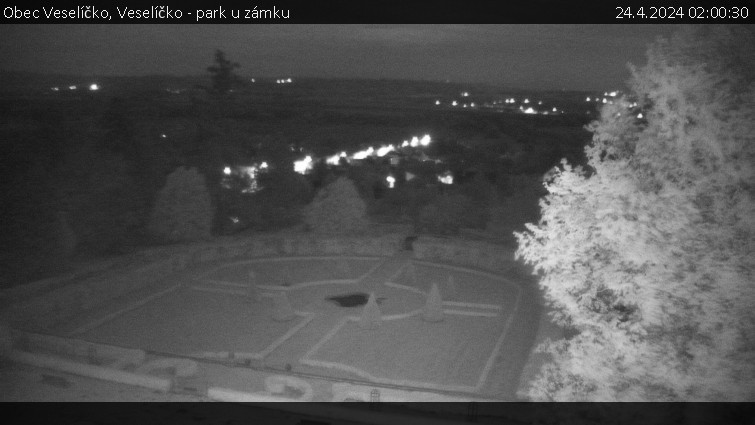 Obec Veselíčko - Veselíčko - park u zámku - 24.4.2024 v 02:00